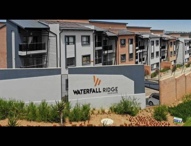 2 BEDROOM TOWNHOUSE FOR SALE IN VORNA VALLEY